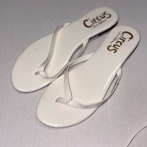 Circus NY by Sam Edelman "Cara" thong sandal size 9.5 women’s